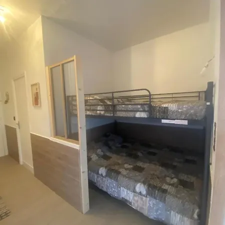 Bord De Apartment